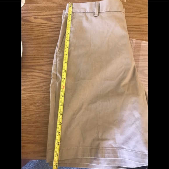 Men's IZOD Stretch Short Flat Front Relaxed Shorts - Picture 3 of 4